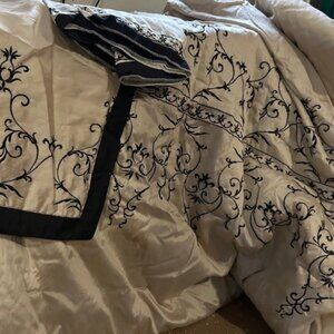 Queen Comforter Set for Sale!